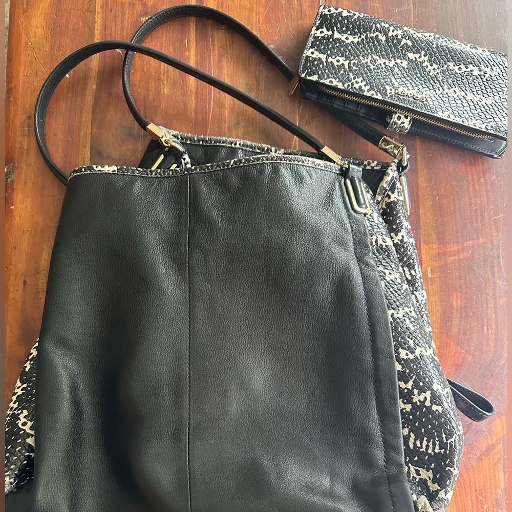 COACH PURSE AND MATCHING WALLET - Picture 2 of 4